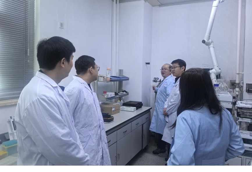 化学学院、无机合成与制备化学全国重点实验室、超分子结构与材料全国重点实验室联合开展实验室安全专项检查